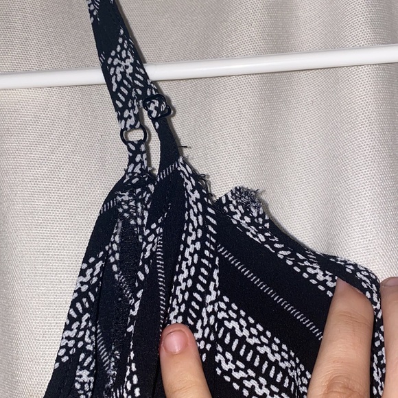 Xhilaration Black And White Off Shoulder Dress Size M USED - Picture 5 of 5